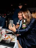 'Búp bê Nga' Maria Sharapova nhậu bia túy lúy với David Beckham