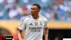 Alexander-Arnold Chia Tay Bạn Gái Sau 18 Tháng Hẹn Hò
