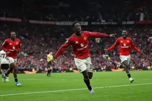 Man Utd hạ Liverpool trong trận cầu 5 bàn thắng