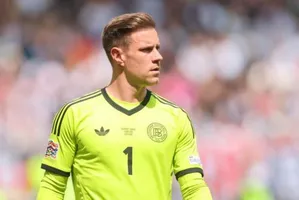 Khủng hoảng nội bộ: Barca tước băng đội trưởng của Ter Stegen