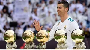 Cristiano Ronaldo và “lời nguyền” sau Quả Bóng Vàng