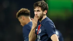 Cầu thủ bị loại của Man United bật đèn xanh chuyển tới Napoli thay thế Kvaratskhelia