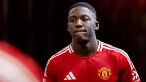 Man Utd đề xuất hợp đồng mới, tăng lương cho Mainoo