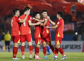 ĐT Việt Nam mạnh ở tấn công, nhưng phòng ngự lại khiến HLV Kim Sang Sik đau đầu