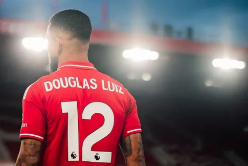 Juventus gửi thông điệp hai từ để tiễn biệt Douglas Luiz 