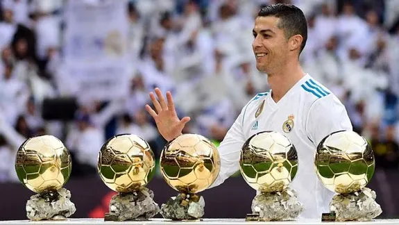 Cristiano Ronaldo và “lời nguyền” sau Quả Bóng Vàng