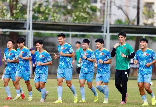 Tin nóng bóng đá Việt hôm nay 13/12: U22 Việt Nam tập hồi phục; HLV Mai Đức Chung ngại cầu thủ nhập tịch Indonesia