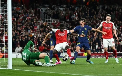 Bàn thắng của Saka đưa Arsenal vào chung kết Champions League