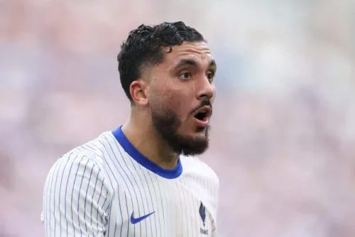 Man City hành động quyết đoán chiếm lợi thế sở hữu Rayan Cherki trước các đối thủ