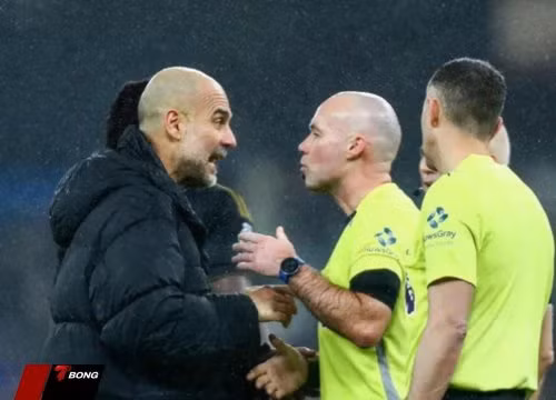 Giọt nước tràn ly từ VAR, Pep Guardiola yêu cầu Man City tự định đoạt cuộc đua vô địch
