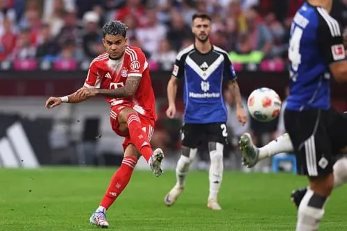 Kane lập cú đúp, Bayern hủy diệt Hamburg 5-0