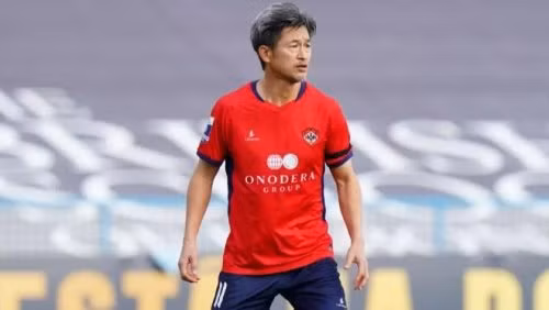 Kazuyoshi Miura phá vỡ giới hạn tuổi tác khi đầu quân cho Fukushima United