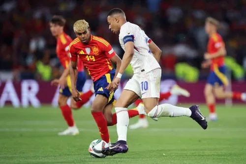 Ngôi sao hàng đầu Real Madrid chọn ai giữa Yamal và Dembélé cho Quả bóng Vàng