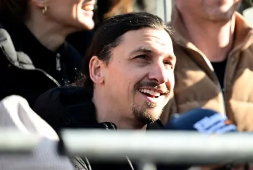 Ibrahimovic khẳng định Milan sẽ 'thắng trận chiến', nhưng CĐV chế giễu cố vấn đặc biệt